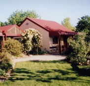 Alpine Country Cottages - Mackay Tourism