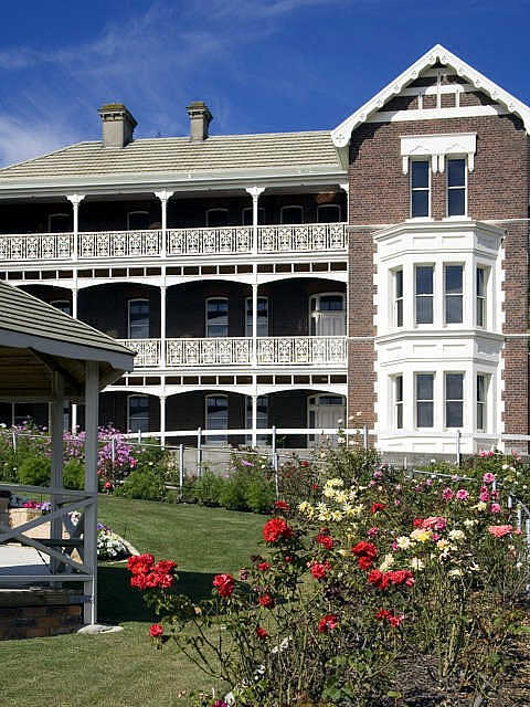 Auldington Hotel - Mackay Tourism 1