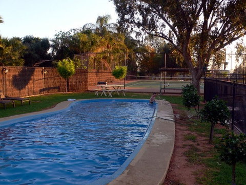 Back O' Bourke Accommodation - Mackay Tourism 3