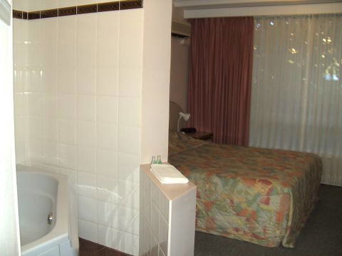 Barkley Inn - Mackay Tourism 4