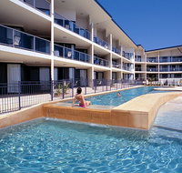 Boathouse Resort Tea Gardens - Mackay Tourism