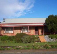 Bott's Beach Retreat - Mackay Tourism