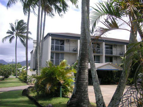 Cairns Holiday Lodge - Mackay Tourism 0