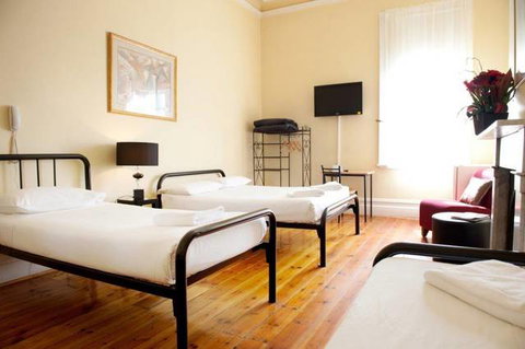 Claremont Guest House - Mackay Tourism 0