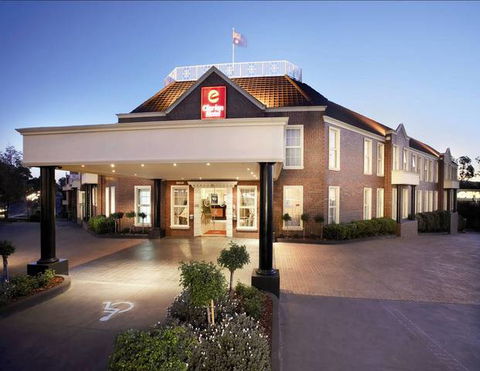 Canterbury International Hotel - Mackay Tourism 0