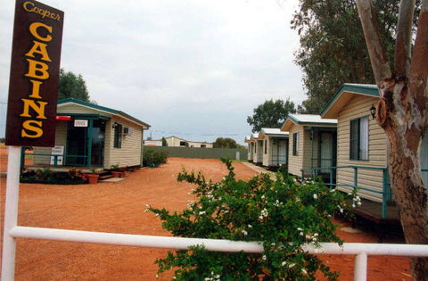 Cooper Cabins - Mackay Tourism 0
