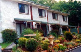 Davey Place Holiday Town Houses - Mackay Tourism 1
