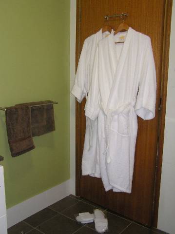 Dayboro Cottages & Llama Walks - Mackay Tourism 3