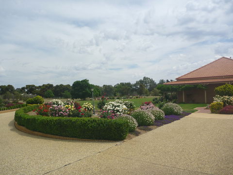 Fairways Bed & Breakfast At Jerilderie - Mackay Tourism 0