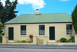 Gaol House Cottages - Mackay Tourism 0