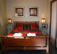 Golden Embers Apartments and B  B - Mackay Tourism