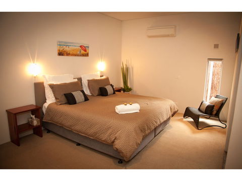 Hanover Bay - Mackay Tourism 0