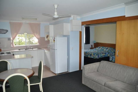 Haven Waters Motel And Apartments - Mackay Tourism 6