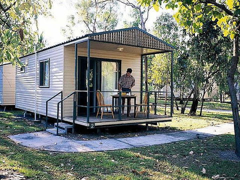 Kakadu Lodge & Caravan Park - Mackay Tourism 0