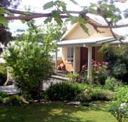 Kemeys Mountain Hideaway - Mackay Tourism