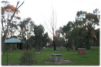 Lake Waranga Caravan Park & Holiday Camp - Mackay Tourism 1
