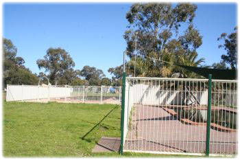 Lake Waranga Caravan Park & Holiday Camp - Mackay Tourism 3