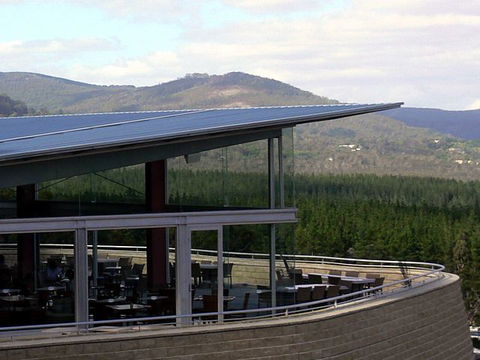 Macedon Ranges Hotel & Spa - Mackay Tourism 0