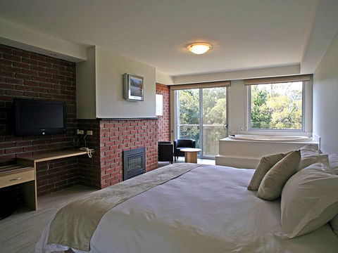 Macedon Ranges Hotel & Spa - Mackay Tourism 2