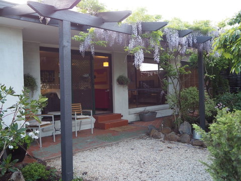 Myamba House Kyneton - Mackay Tourism 1