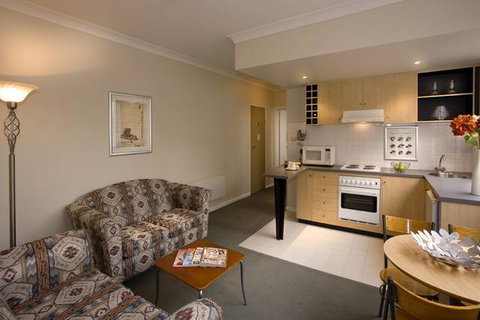 North Melbourne Serviced Apartments - Mackay Tourism 2