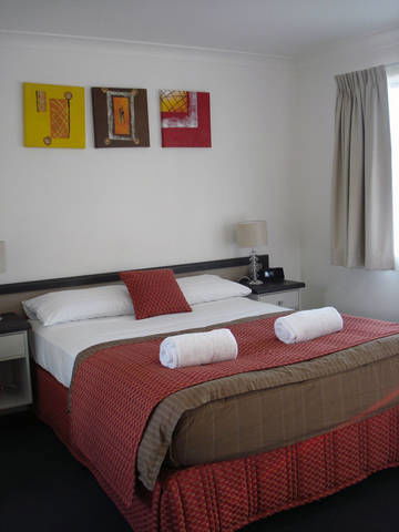 Oakey Motor Inn - Mackay Tourism 1