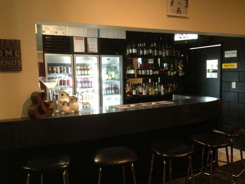Parkside Motel & Licensed Restaurant - Mackay Tourism 6