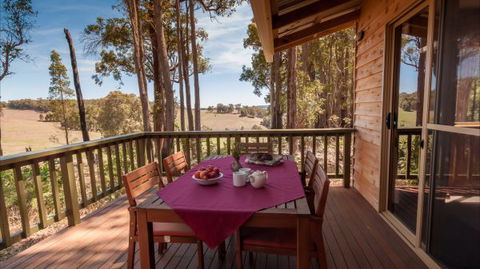 Balingup Heights Hilltop Forest Cottages - Mackay Tourism 11