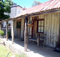 Rosebud Heritage Cottage - Mackay Tourism