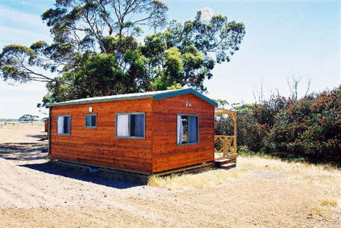 Seal Bay Cottages (Kaiwarra) - Mackay Tourism 1