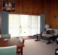 Shiralee Executive Cottages - Mackay Tourism