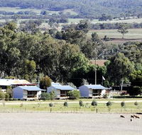 Stone Hut Cottages - Mackay Tourism