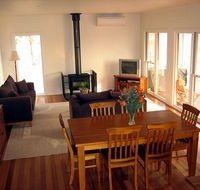 Strath Valley View B and B - Mackay Tourism