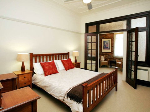 The Bank Guesthouse - Mackay Tourism 0