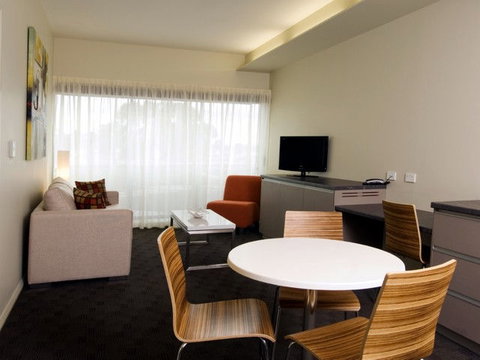 Travelodge Hotel Hobart Airport - Mackay Tourism 1