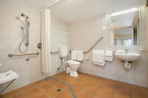 Tropic Towers Apartments - Mackay Tourism 4