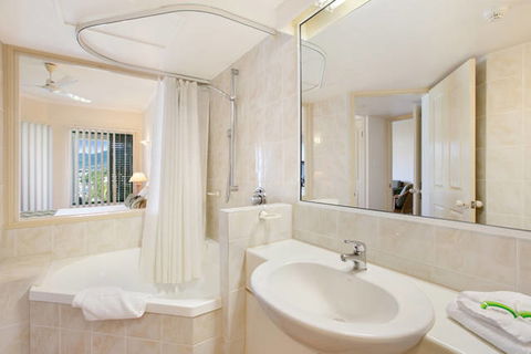 Tropic Towers Apartments - Mackay Tourism 12