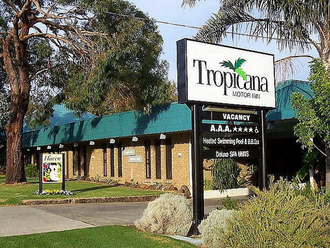 Tropicana Motor Inn - Mackay Tourism 1