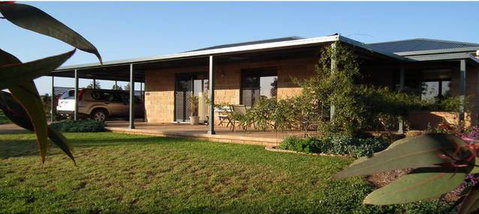 Welcome Cottage Executive Serviced Accommodation - Mackay Tourism 0