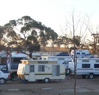 Woomera Traveller's Village  Caravan Park - Mackay Tourism