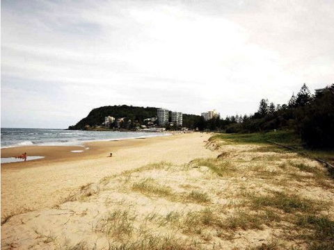 Wyuna Beachfront Holiday Apartments - Mackay Tourism 3