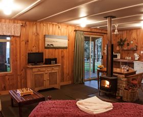 Balingup Heights Hilltop Forest Cottages - Mackay Tourism 3