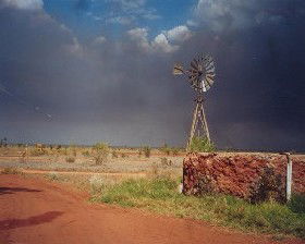 Giralia Outback Stay - Mackay Tourism 0