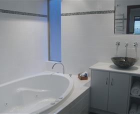 Karma Chalets And Karisma Spa - Mackay Tourism 2