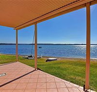 Luxury Waterfront House - Mackay Tourism