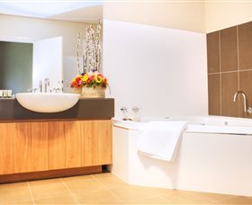 George Kerferd Hotel - Mackay Tourism 1