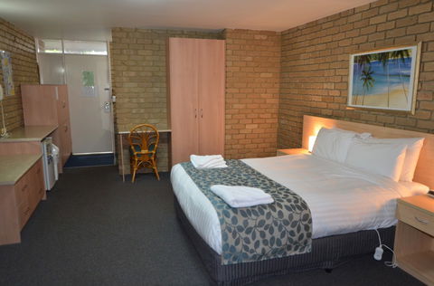 Tropicana Motor Inn - Mackay Tourism 6