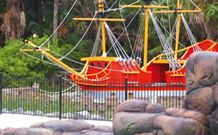 Smugglers' Cove Holiday Village - Mackay Tourism 0