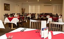 Hilltops Retreat Motor Inn - Young - Mackay Tourism 3