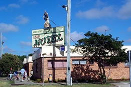 Jackie Howe Motel - Mackay Tourism 0
